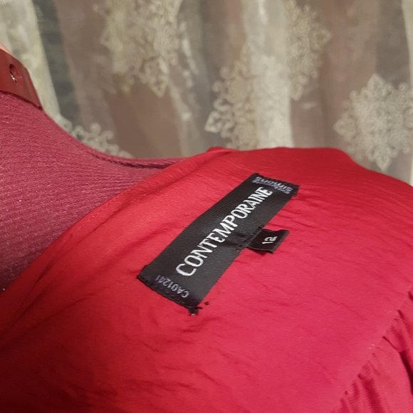 Beautiful red blouse - Picture 3 of 5